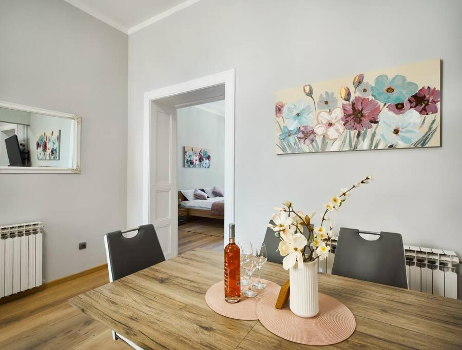 City Twenty 2Bdr Apartment By Irundo Zagreb Bagian luar foto