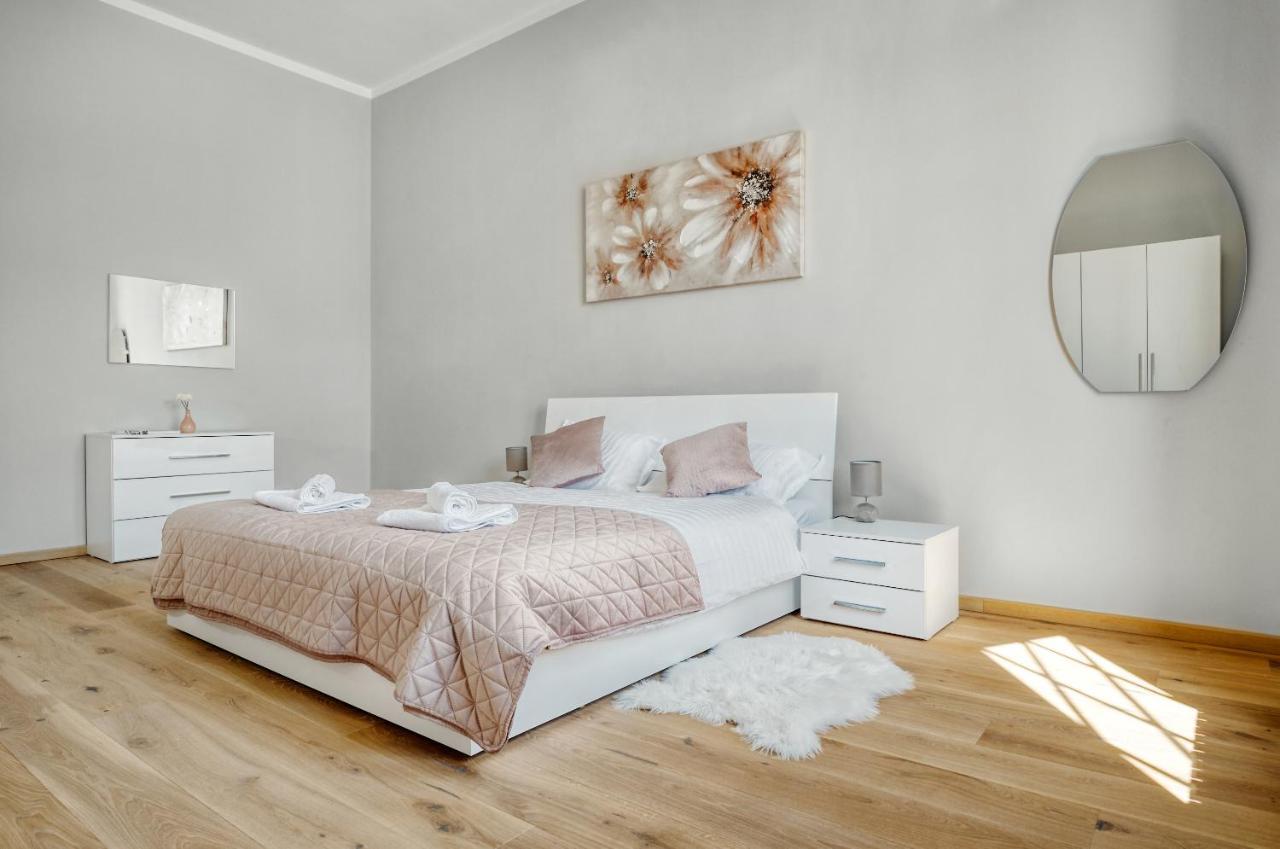 City Twenty 2Bdr Apartment By Irundo Zagreb Bagian luar foto